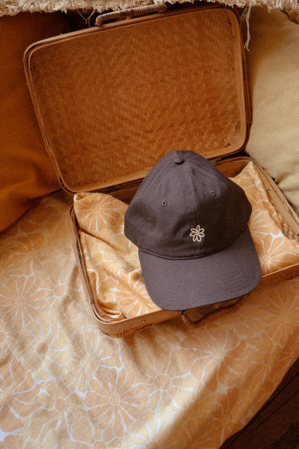 Flower Cap · Black
